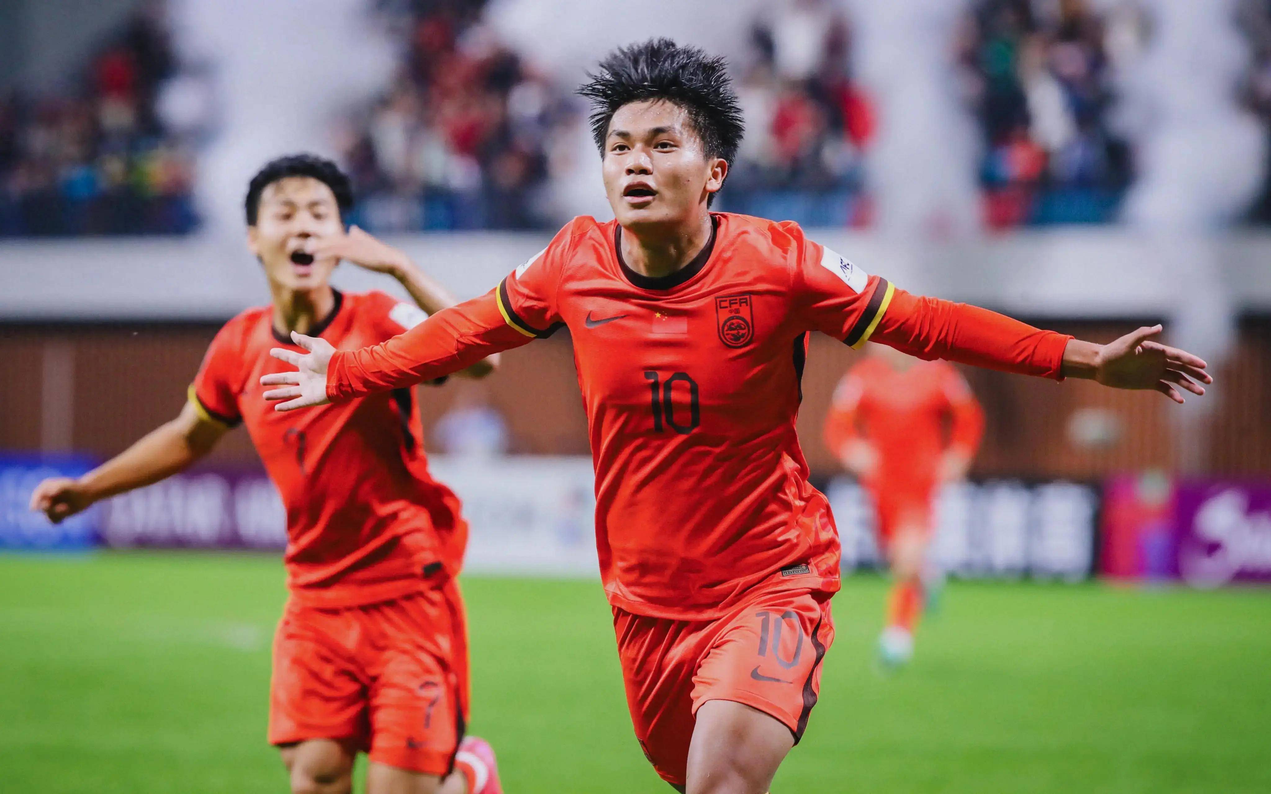 德国U21主帅：卡尔是多面手，希望他把在拜仁的表现带到国家队（德国U21主帅盛赞卡尔多面手 盼其将拜仁状态带入国家队）