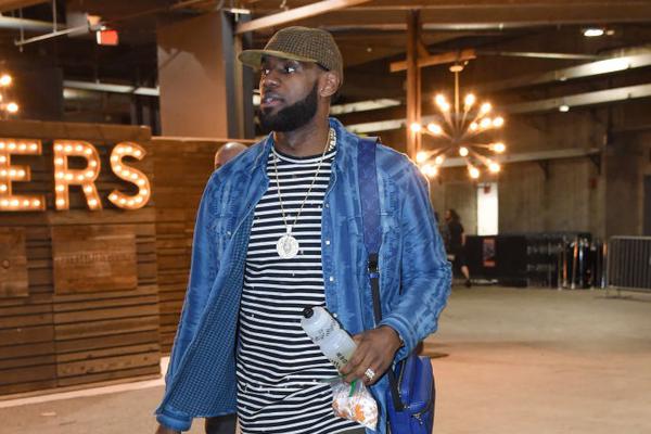 国脚关键进球助球队晋级（国脚关键破门送球队晋级）