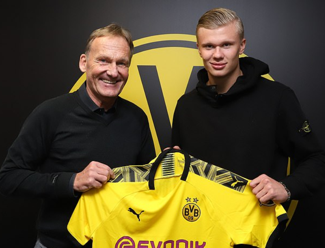 斯基拉：曼奇尼已与萨德签约1+2年，续约后年薪800万欧（斯基拉：曼奇尼与萨德签1+2合同，续约后年薪达800万欧）