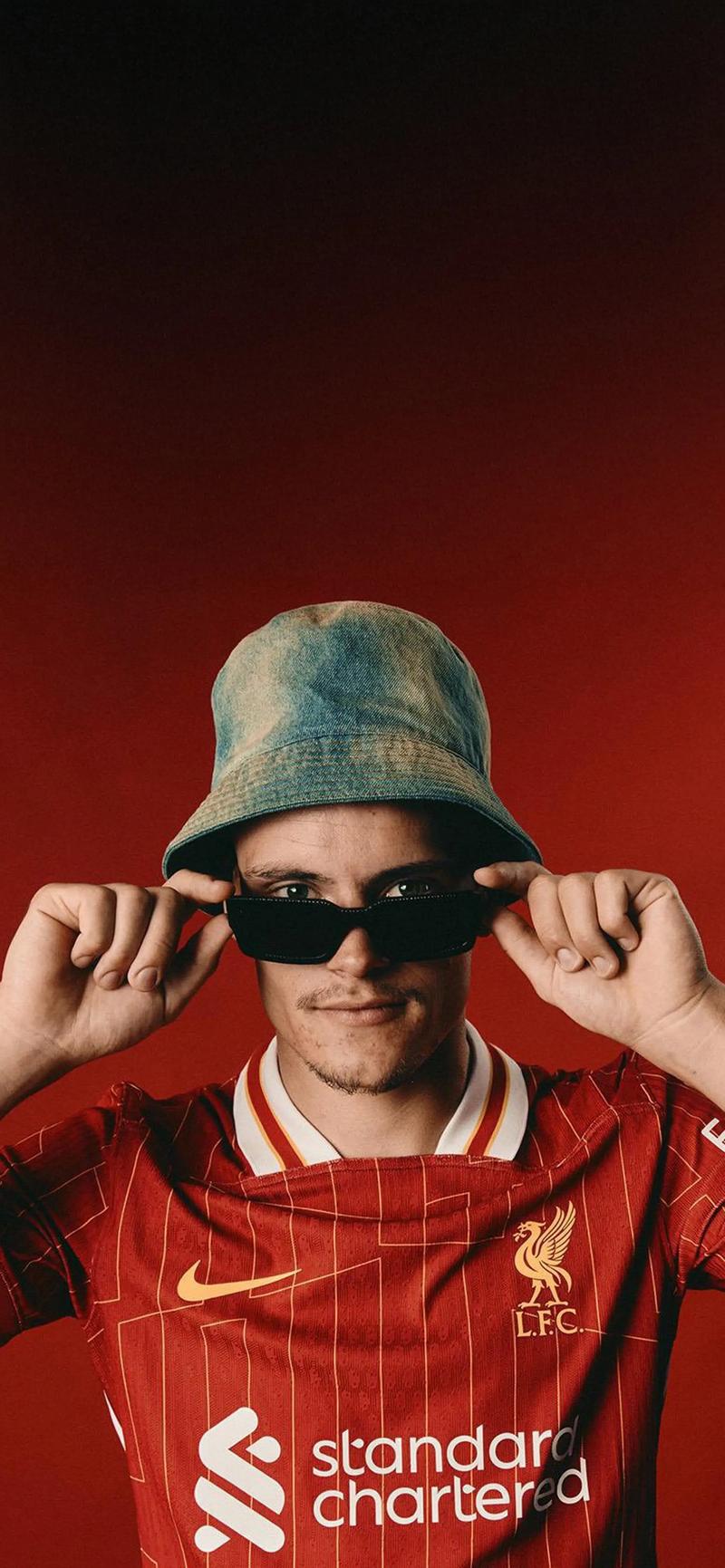 慕尼黑1860主席回应拜仁球迷横幅：这完全不尊重人，越界了（1860慕尼黑主席抨击拜仁球迷横幅：严重失礼，已越界）