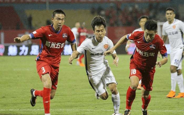 安帅谈维尼修斯国家德比不满被换下：我跟他说他犯了一个错误（安切洛蒂回应维尼修斯对国家德比被换下不满：我已告诉他他做错了）